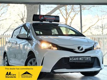 Toyota Yaris 1.33 Dual VVT-i Design Hatchback 5dr Petrol Multidrive S Euro 6 