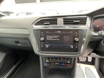 Volkswagen Tiguan R-LINE TSI S-A