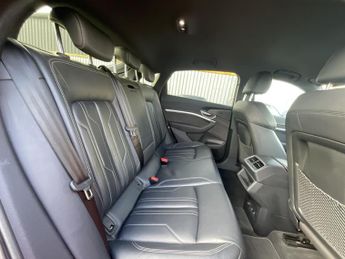 Audi E-Tron S LINE 55 QUATTRO
