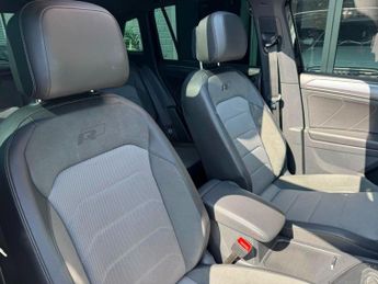 VOLKSWAGEN TIGUAN 2.0 TDI R-Line Tech SUV 5dr Diesel DSG Euro 6 (s/s) (150 ps) **F