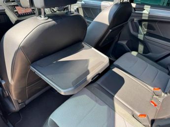 VOLKSWAGEN TIGUAN 2.0 TDI R-Line Tech SUV 5dr Diesel DSG Euro 6 (s/s) (150 ps) **F