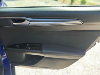 Ford Mondeo 2.0 TDCi Titanium Euro 6 (s/s) 5dr