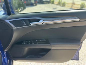 Ford Mondeo 2.0 TDCi Titanium Euro 6 (s/s) 5dr