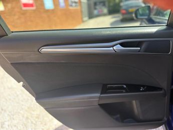 Ford Mondeo 2.0 TDCi Titanium Euro 6 (s/s) 5dr