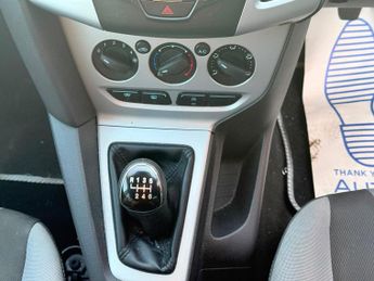 Ford Focus 1.0T EcoBoost Zetec Euro 5 (s/s) 5dr