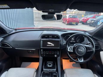 Jaguar F-PACE 2.0 D240 R-Sport Auto AWD Euro 6 (s/s) 5dr