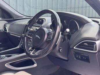 Jaguar F-PACE 2.0 D240 R-Sport Auto AWD Euro 6 (s/s) 5dr