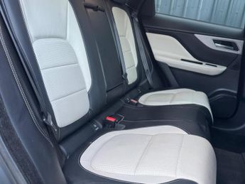 Jaguar F-PACE 2.0 D240 R-Sport Auto AWD Euro 6 (s/s) 5dr