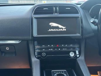 Jaguar F-PACE 2.0 D240 R-Sport Auto AWD Euro 6 (s/s) 5dr