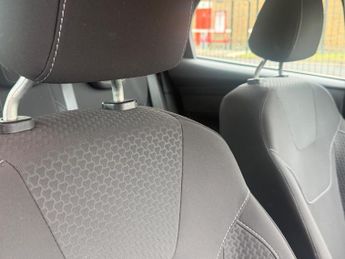 Ford Focus 1.0T EcoBoost Zetec Euro 6 (s/s) 5dr