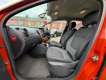 Renault Captur 1.5 dCi Dynamique S MediaNav SUV 5dr Diesel EDC Euro 5 (90 ps)