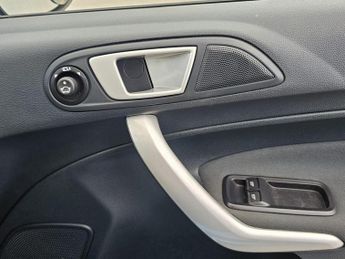 Ford Fiesta 1.4 Titanium 5dr