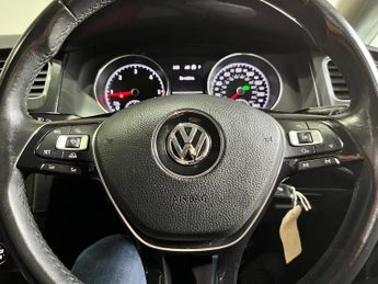 Volkswagen Golf 1.6 TDI SE Nav DSG Euro 6 (s/s) 5dr