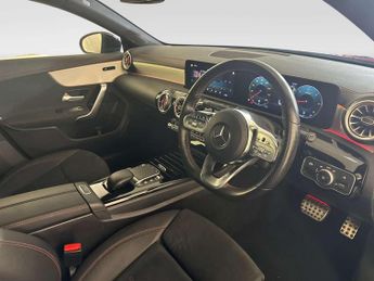 Mercedes-Benz CLA 2.0 CLA220d AMG Line (Premium) Coupe 4dr Diesel 8G-DCT Euro 6 (s