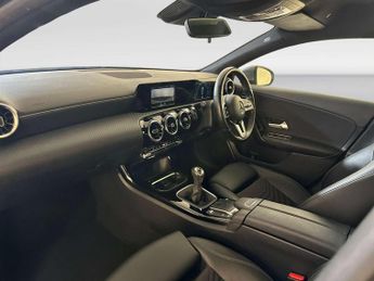 Mercedes-Benz A Class 1.3 A180 SE Hatchback 5dr Petrol Manual Euro 6 (s/s) (136 ps)