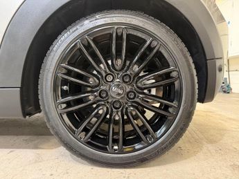 MINI Convertible 1.5 Cooper Steptronic Euro 6 (s/s) 2dr