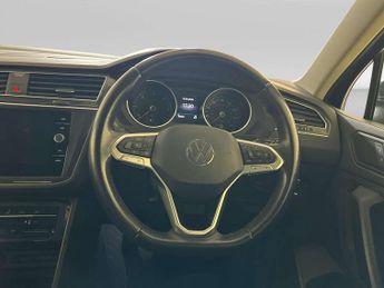 Volkswagen Tiguan 2.0 TDI Life SUV 5dr Diesel Manual Euro 6 (s/s) (150 ps)