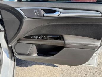 Ford Mondeo 2.0T EcoBoost Titanium Auto Euro 6 (s/s) 5dr