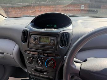 Toyota Yaris Verso 1.3 VVT-i Verso GLS 5dr