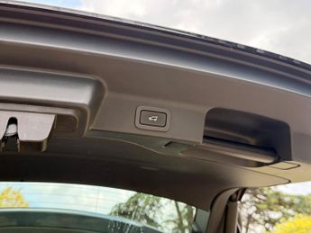 Jaguar F-PACE 2.0 D200 MHEV R-Dynamic SE Auto AWD Euro 6 (s/s) 5dr