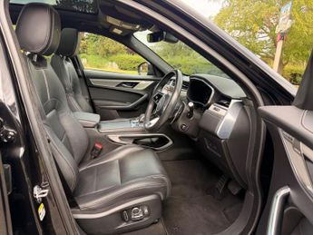Jaguar F-PACE 2.0 D200 MHEV R-Dynamic SE Auto AWD Euro 6 (s/s) 5dr