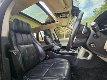 Land Rover Range Rover 4.4 SD V8 Autobiography Auto 4WD Euro 6 (s/s) 5dr