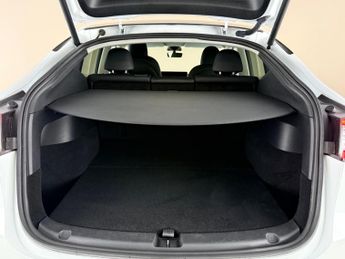 Tesla Model Y (Dual Motor) Long Range SUV 5dr Electric Auto 4WDE (384 bhp)