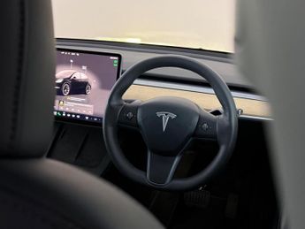 Tesla Model Y (Dual Motor) Long Range SUV 5dr Electric Auto 4WDE (384 bhp)