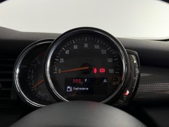 MINI Hatch 1.5 Cooper Hatchback 5dr Petrol Auto Euro 6 (s/s) (136 ps)