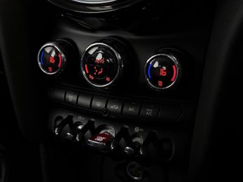 MINI Hatch 1.5 Cooper Hatchback 5dr Petrol Auto Euro 6 (s/s) (136 ps)