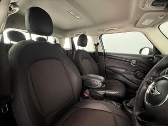 MINI Hatch 1.5 Cooper Hatchback 5dr Petrol Auto Euro 6 (s/s) (136 ps)