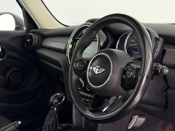 MINI Hatch 1.5 Cooper Hatchback 5dr Petrol Auto Euro 6 (s/s) (136 ps)