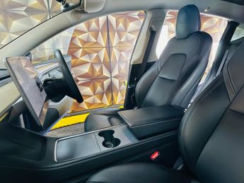 Tesla Model Y (Dual Motor) Long Range Auto 4WDE 5dr