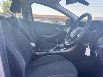 Ford Focus 1.0T EcoBoost Zetec Euro 6 (s/s) 5dr