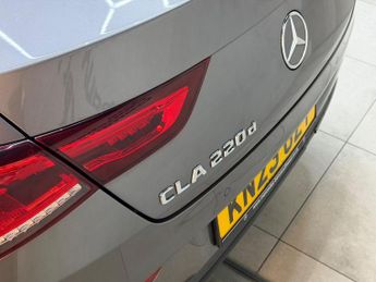 Mercedes-Benz CLA 2.0 CLA220d AMG Line Night Edition (Premium Plus) Coupe 8G-DCT E