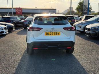 Nissan Qashqai 1.3 DIG-T MHEV Acenta Premium XTRON Euro 6 (s/s) 5dr