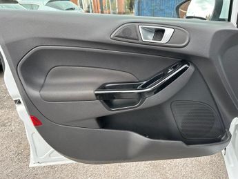 Ford Fiesta 1.0T EcoBoost Zetec Euro 5 (s/s) 5dr