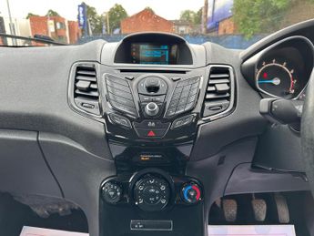 Ford Fiesta 1.0T EcoBoost Zetec Euro 5 (s/s) 5dr