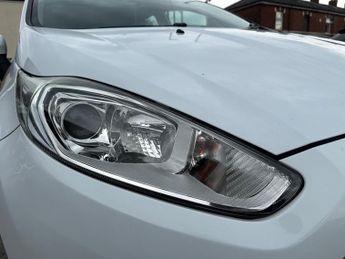 Ford Fiesta 1.0T EcoBoost Zetec Euro 5 (s/s) 5dr