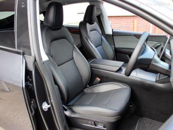 Tesla Model Y 84.7kWh Long Range Auto RWD 5dr