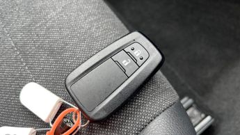Toyota Corolla 1.8 VVT-h Design CVT Euro 6 (s/s) 5dr