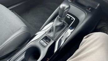 Toyota Corolla 1.8 VVT-h Design CVT Euro 6 (s/s) 5dr