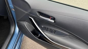 Toyota Corolla 1.8 VVT-h Design CVT Euro 6 (s/s) 5dr