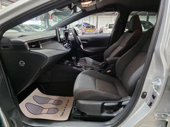 Toyota Corolla 1.8 VVT-h Design CVT Euro 6 (s/s) 5dr