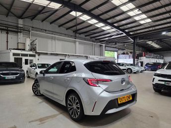 Toyota Corolla 1.8 VVT-h Design CVT Euro 6 (s/s) 5dr