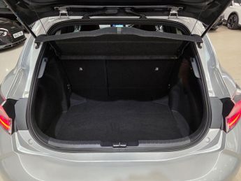 Toyota Corolla 1.8 VVT-h Design CVT Euro 6 (s/s) 5dr