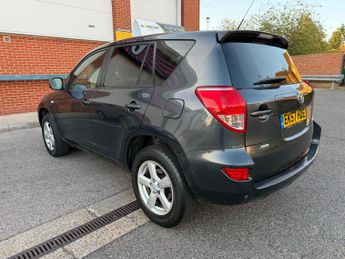 Toyota RAV4 2.0 XT-R SUV 5dr Petrol Automatic 4WD (212 g/km, 150 bhp)