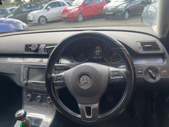 Volkswagen Passat 2.0 TDI R-Line Euro 5 5dr