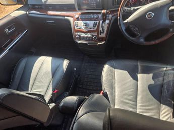 Nissan Elgrand 3 5 highway star..