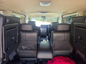 Nissan Elgrand 3 5 highway star..